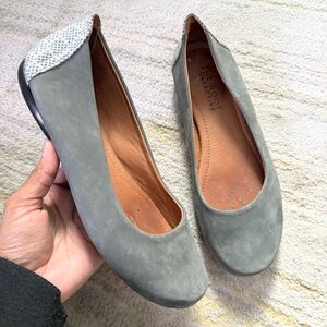 The Root Collective Gray Suede Ballet Flats with Snakeskin Heel Detail Size 6